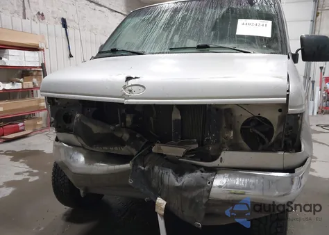 1996 Ford Econoline E350 Super Duty from USA, damaged, VIN 1FBJS31F1THA02272